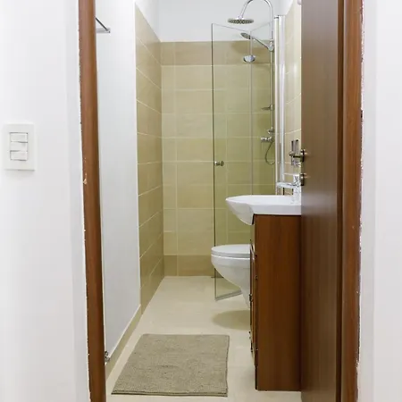 Modern Apartment *